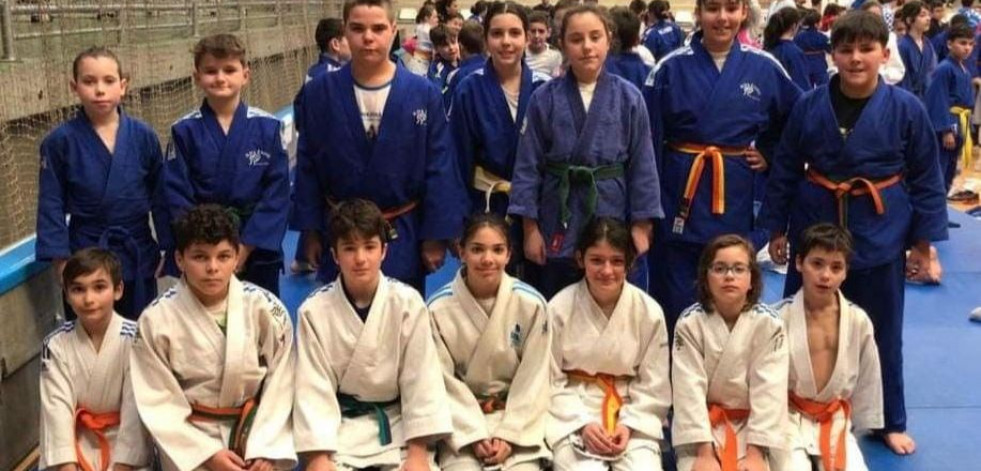 Histórico primer Gallego alevín mixto de judo en Esteiro