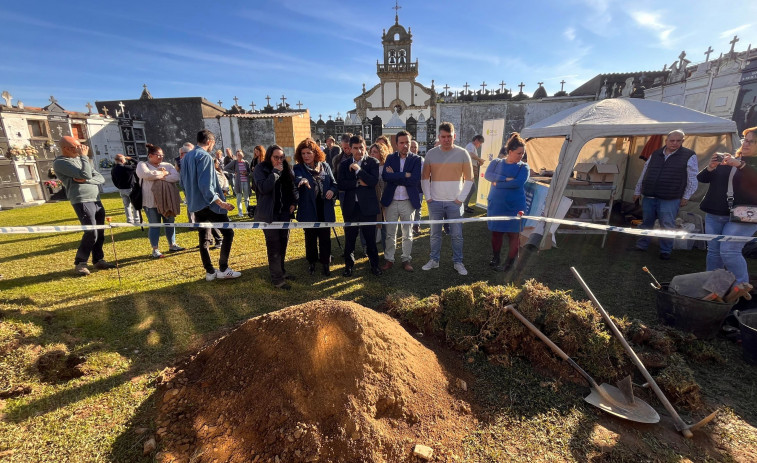 La búsqueda de las fosas en el cementerio de O Val expone las dificultades a las que se enfrenta la Memoria Histórica