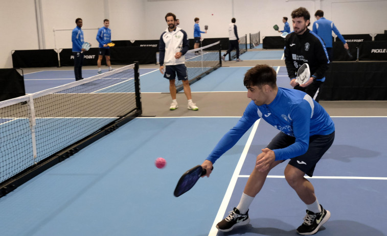 O Parrulo Ferrol cambió la pelota de futsal por la de pickeball en Picklepoint