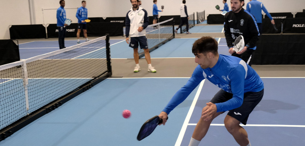 O Parrulo Ferrol cambió la pelota de futsal por la de pickeball en Picklepoint