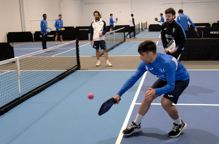 O Parrulo Ferrol cambió la pelota de futsal por la de pickeball en Picklepoint