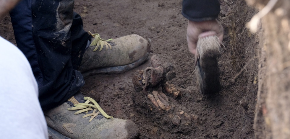 Las imágenes de la excavación en O Val que confirma la ubicación de las fosas comunes