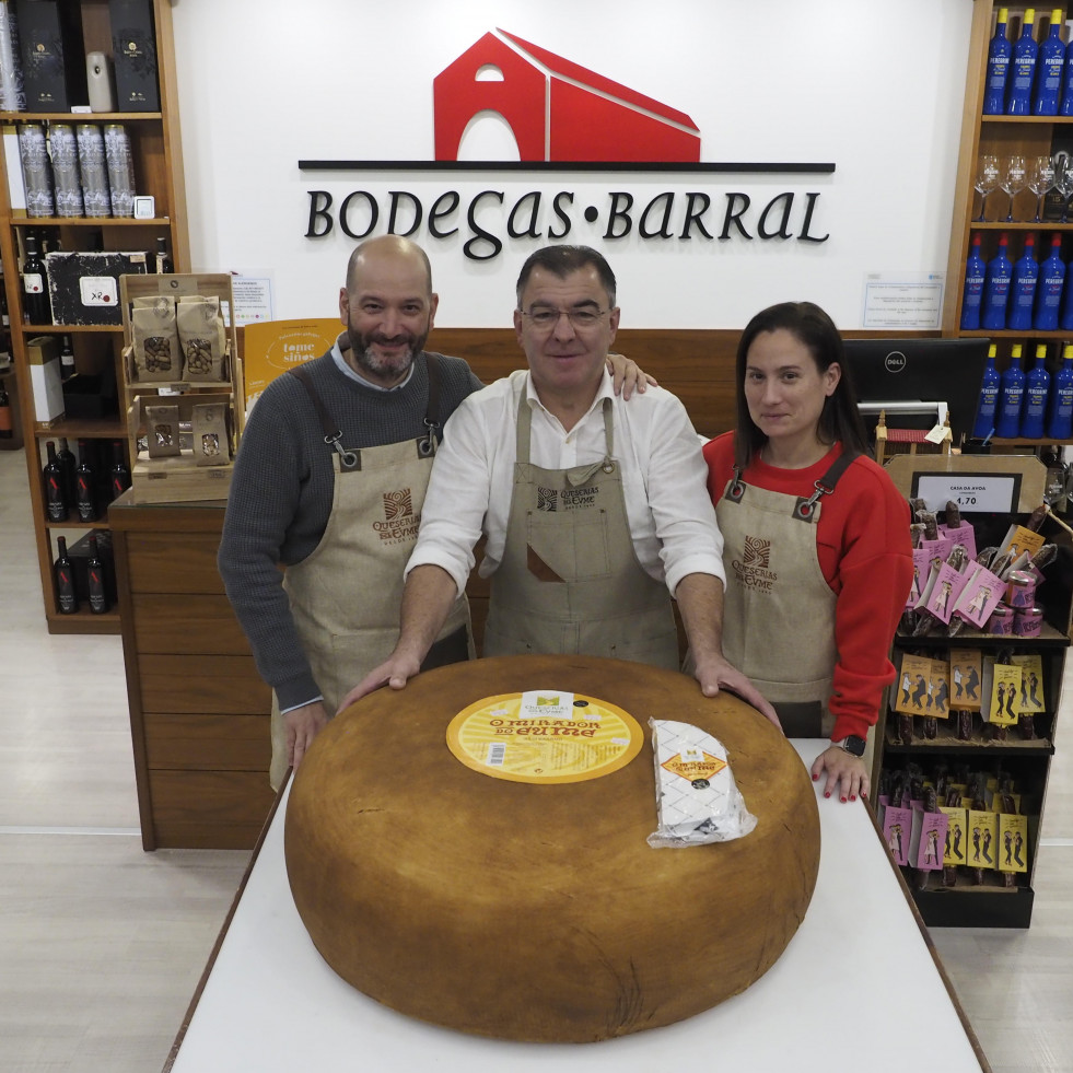 No hay Navidad si Queserías del Eume no lleva su queso  a Bodegas Barral