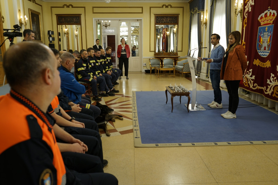 Rey Varela recibe a la expedición de Bomberos y Protección Civil que se desplazaron a Valencia