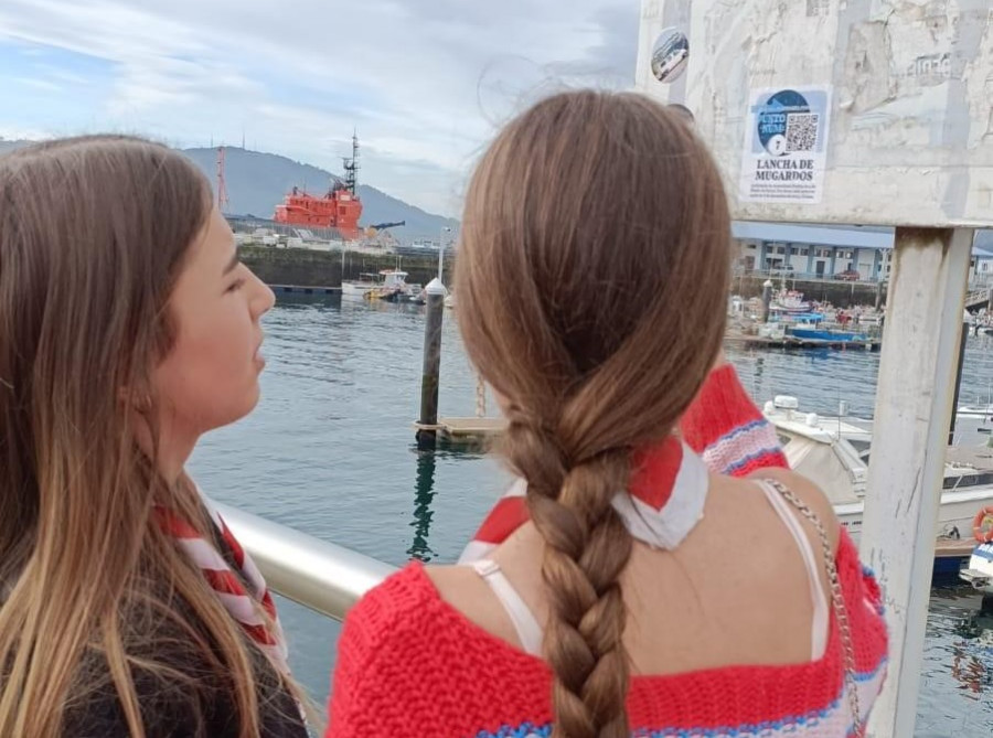 Los scouts participan en el itinerario de la yincana portuaria de Diario de Ferrol