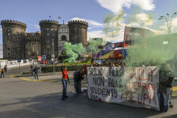 EstudianteapualadoenNpoles