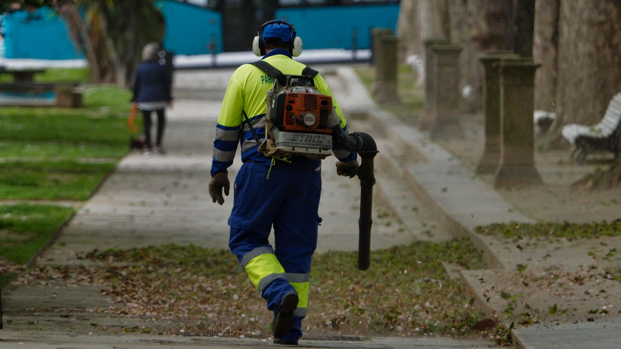 Ferrol tiene nuevo contrato de Parques y Jardines: 20 trabajadores más y nueva maquinaria