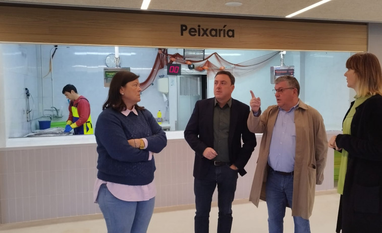 El mercado de As Pontes luce ya una nueva cara tras el fin de las obras en su interior