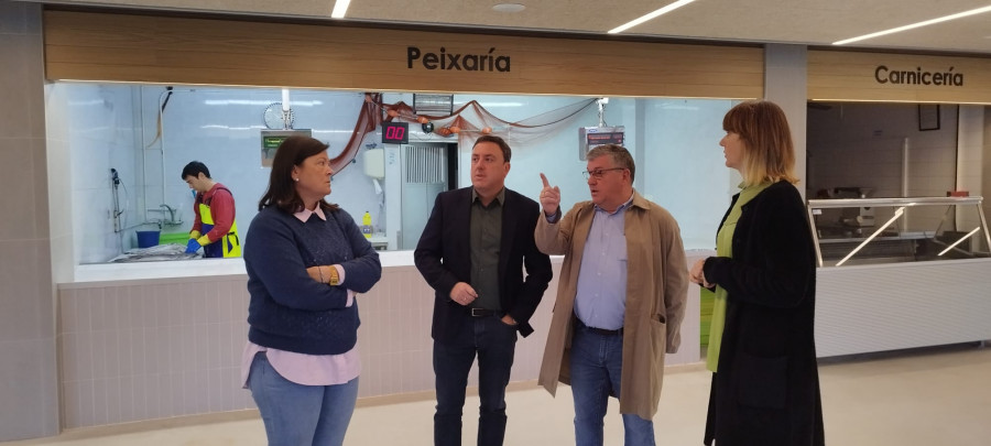 El mercado de As Pontes luce ya una nueva cara tras el fin de las obras en su interior