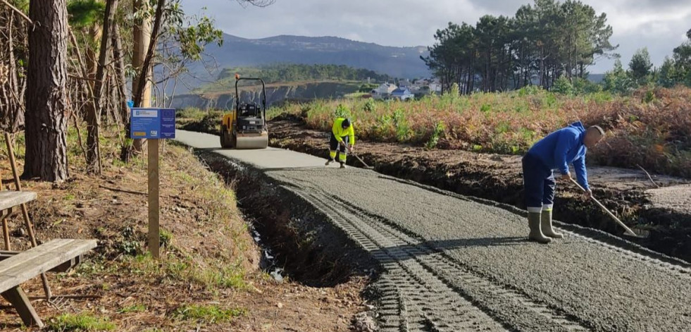 Ortigueira mejora el acceso al banco de Loiba