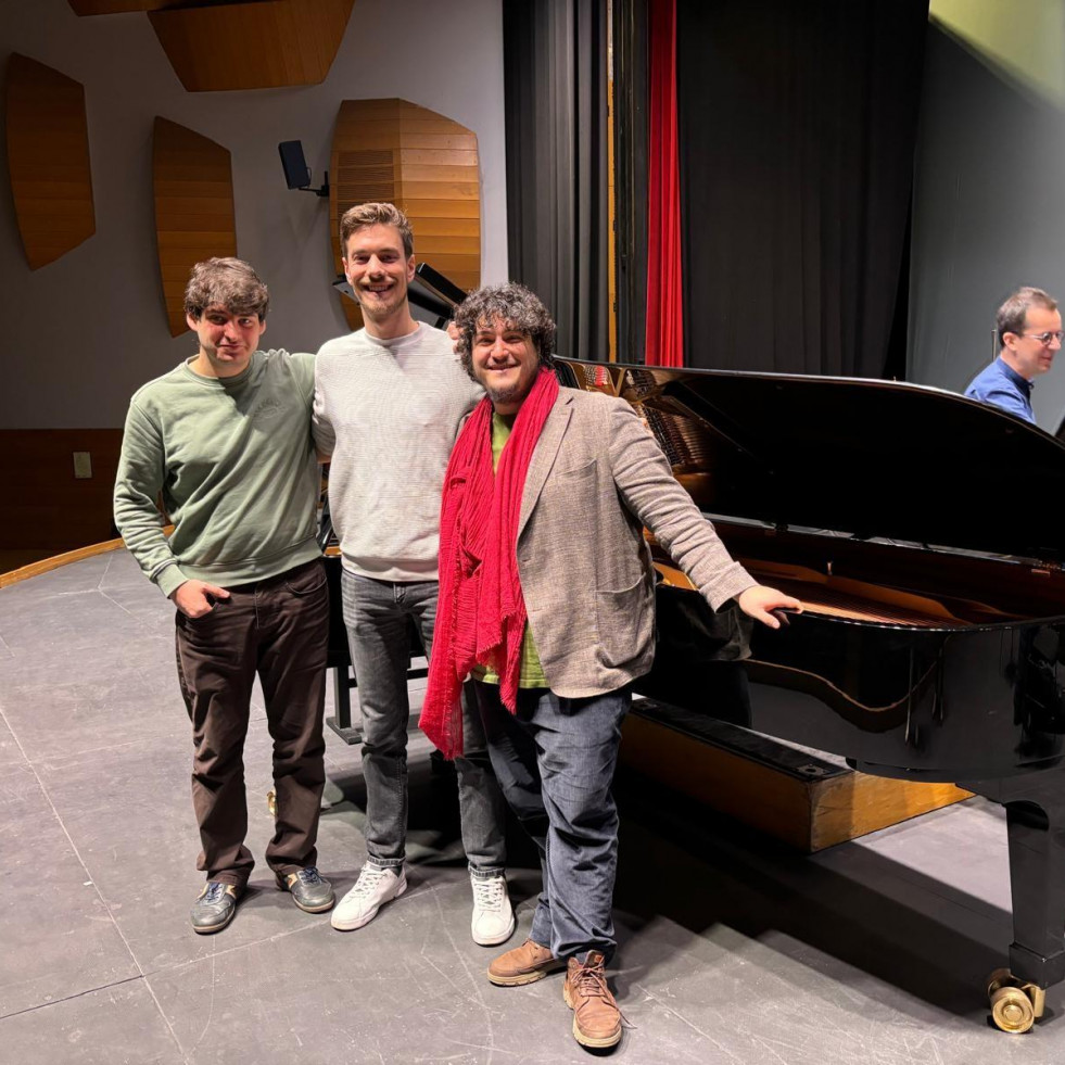 Finalistas XXXIV Concurso internacional piano Cidade de Ferrol 19332361