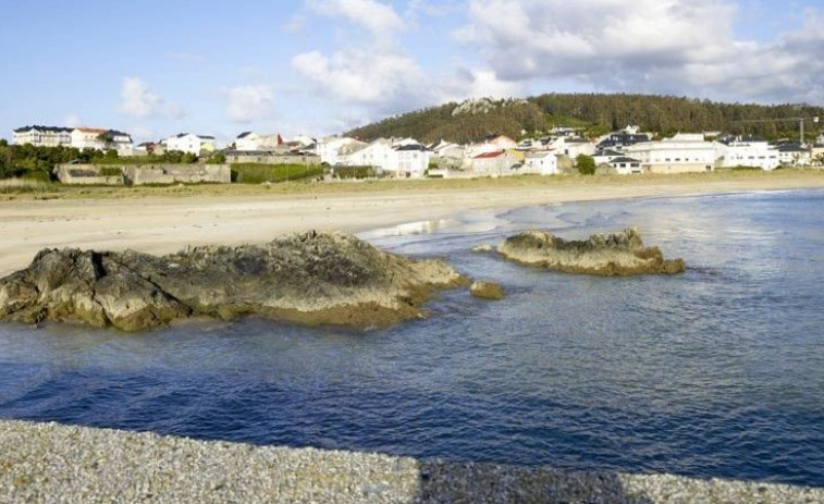 O BNG demanda na Cámara galega un plan para recuperar a praia ortigueiresa da Concha