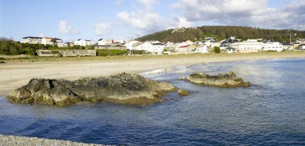 O BNG demanda na Cámara galega un plan para recuperar a praia ortigueiresa da Concha