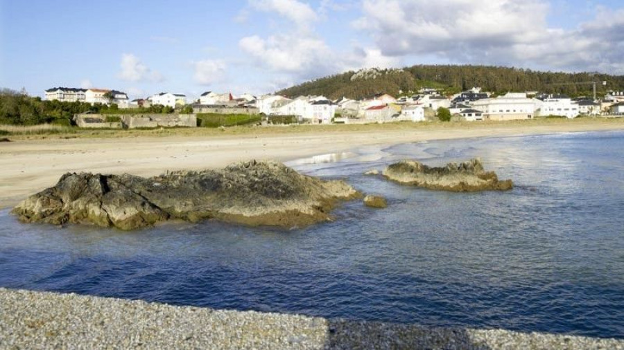 O BNG demanda na Cámara galega un plan para recuperar a praia ortigueiresa da Concha