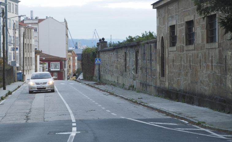 El Concello prescinde definitivamente de los estacionamientos del acceso al baluarte