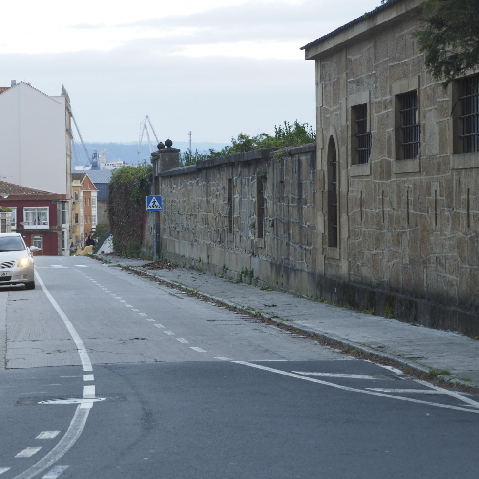 El Concello prescinde definitivamente de los estacionamientos del acceso al baluarte