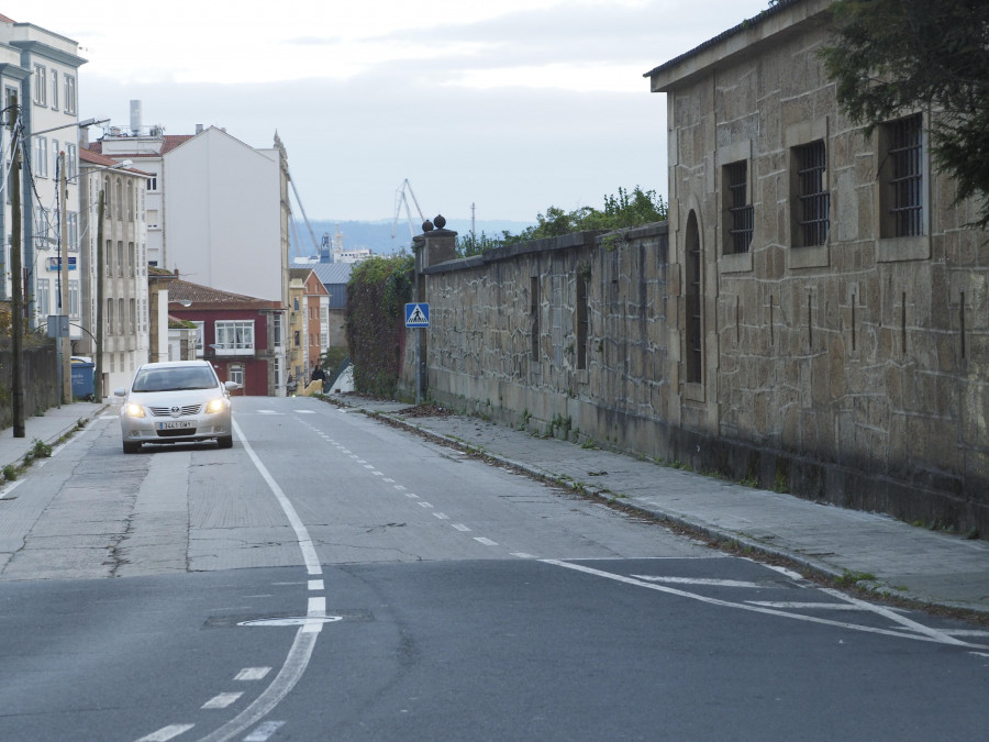 El Concello prescinde definitivamente de los estacionamientos del acceso al baluarte