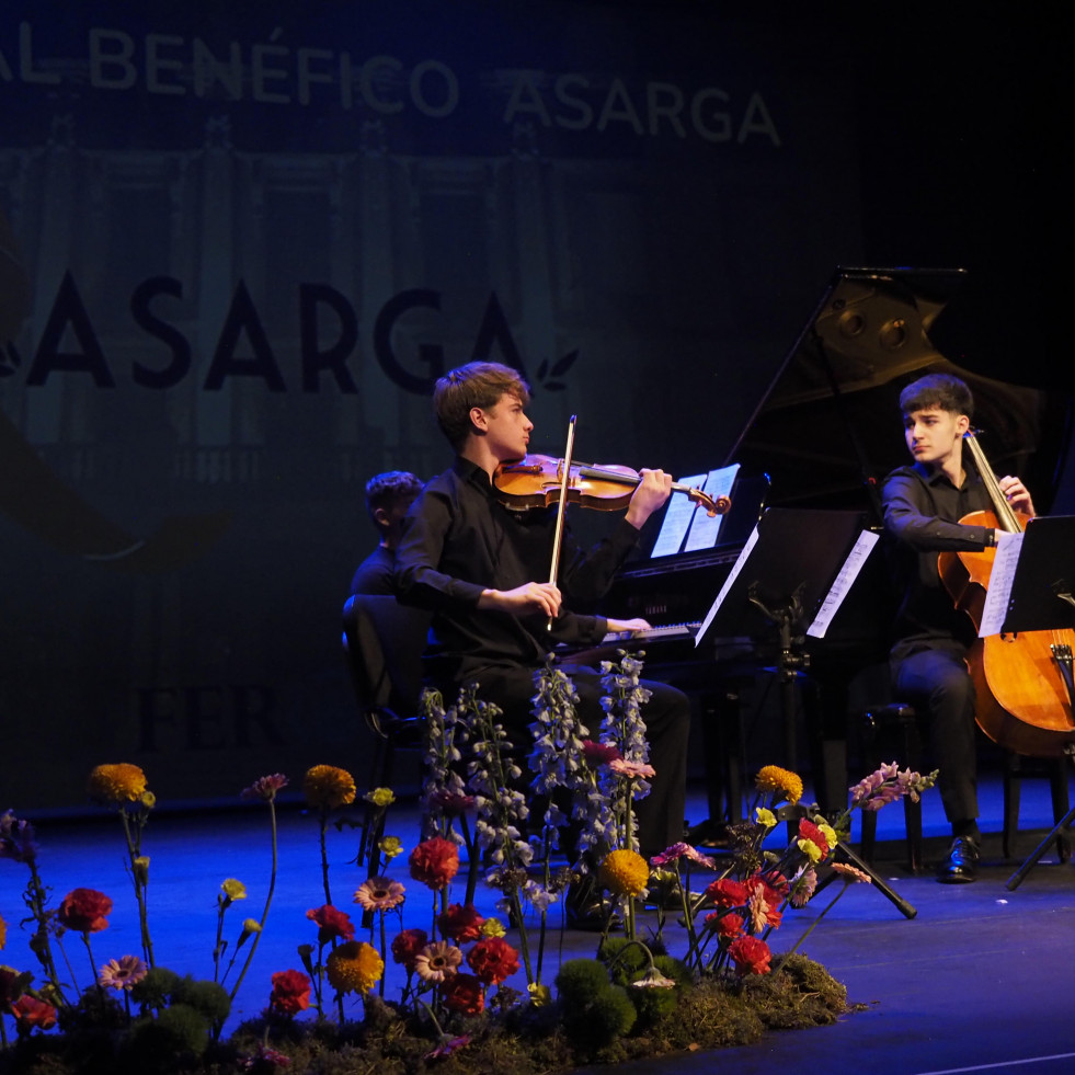 La entidad Asarga y la Asociación Contra el Cáncer celebraron en Ferrol sendos actos benéficos estos días