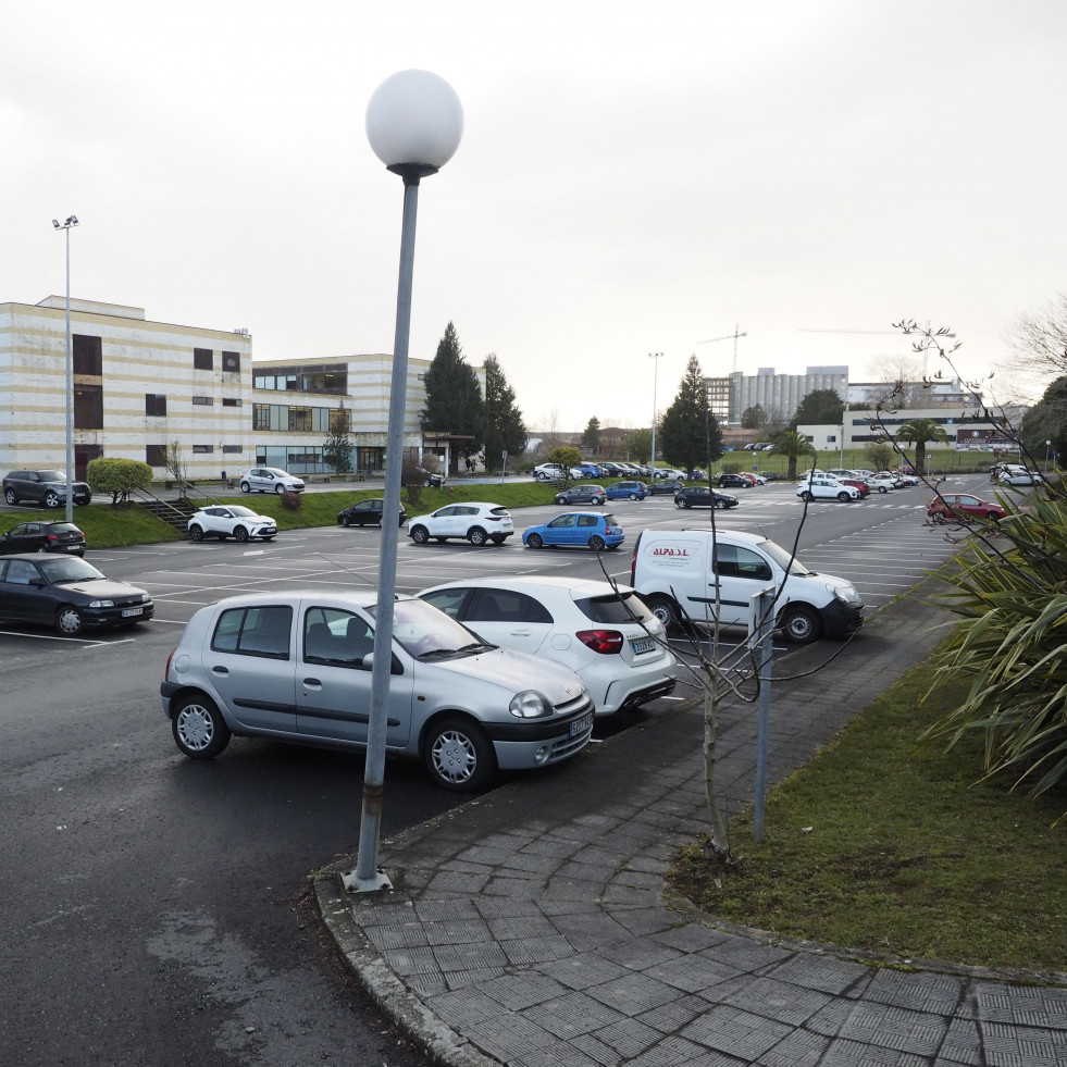 Dos personas son atendidas por el 061 a causa de sendos accidentes en Ferrol