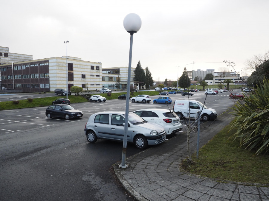 Dos personas son atendidas por el 061 a causa de sendos accidentes en Ferrol