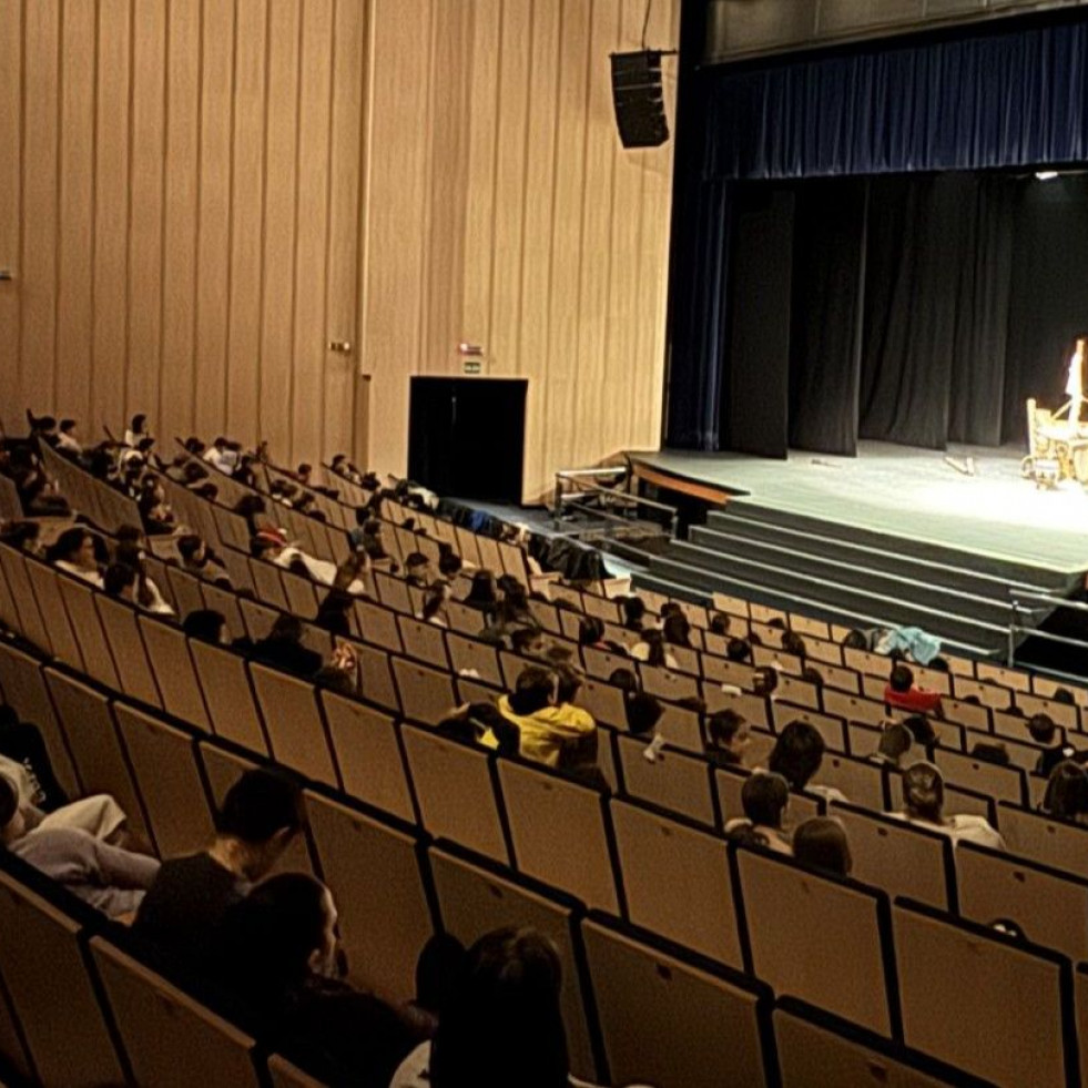 La Mostra de Teatro Infantil e Xuvenil reunió esta semana en Narón a más de 2.000 escolares de la comarca