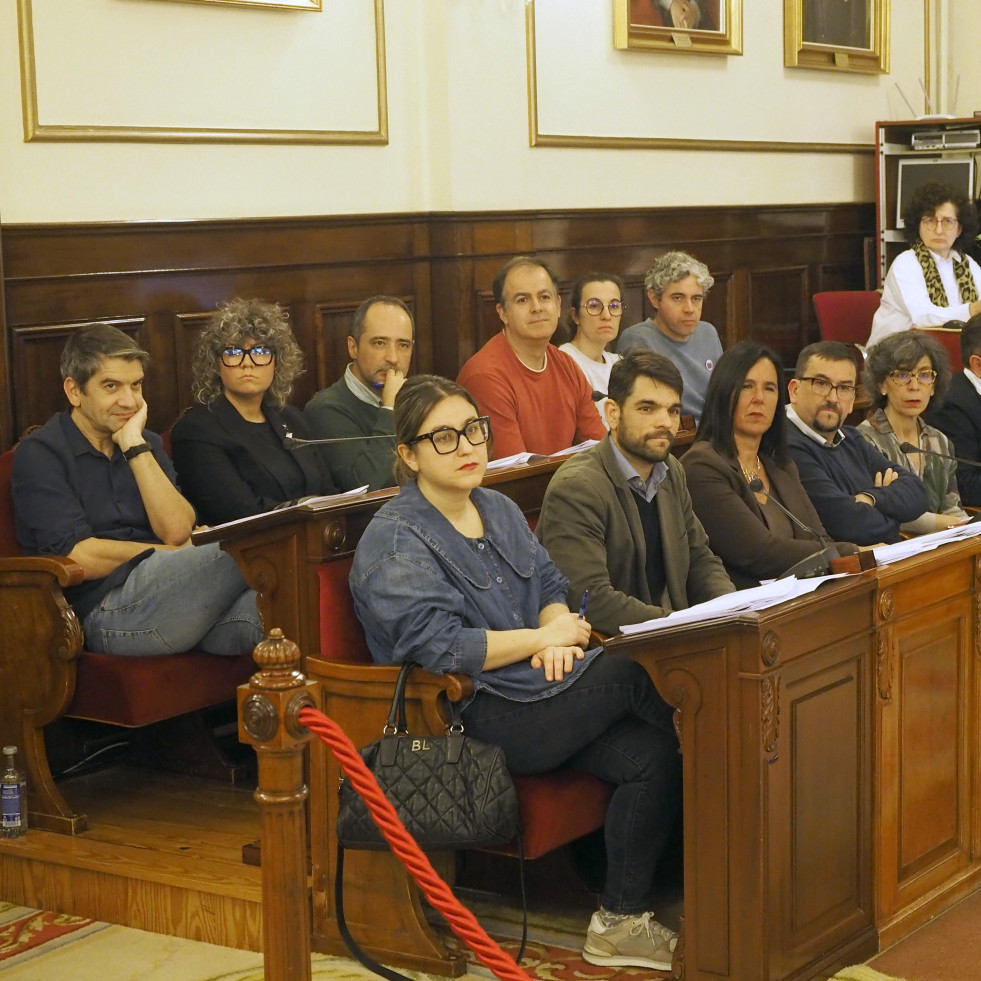 La plaza Camilo José Cela mantendrá su nombre tras fracasar la propuesta de llamarla Amada García