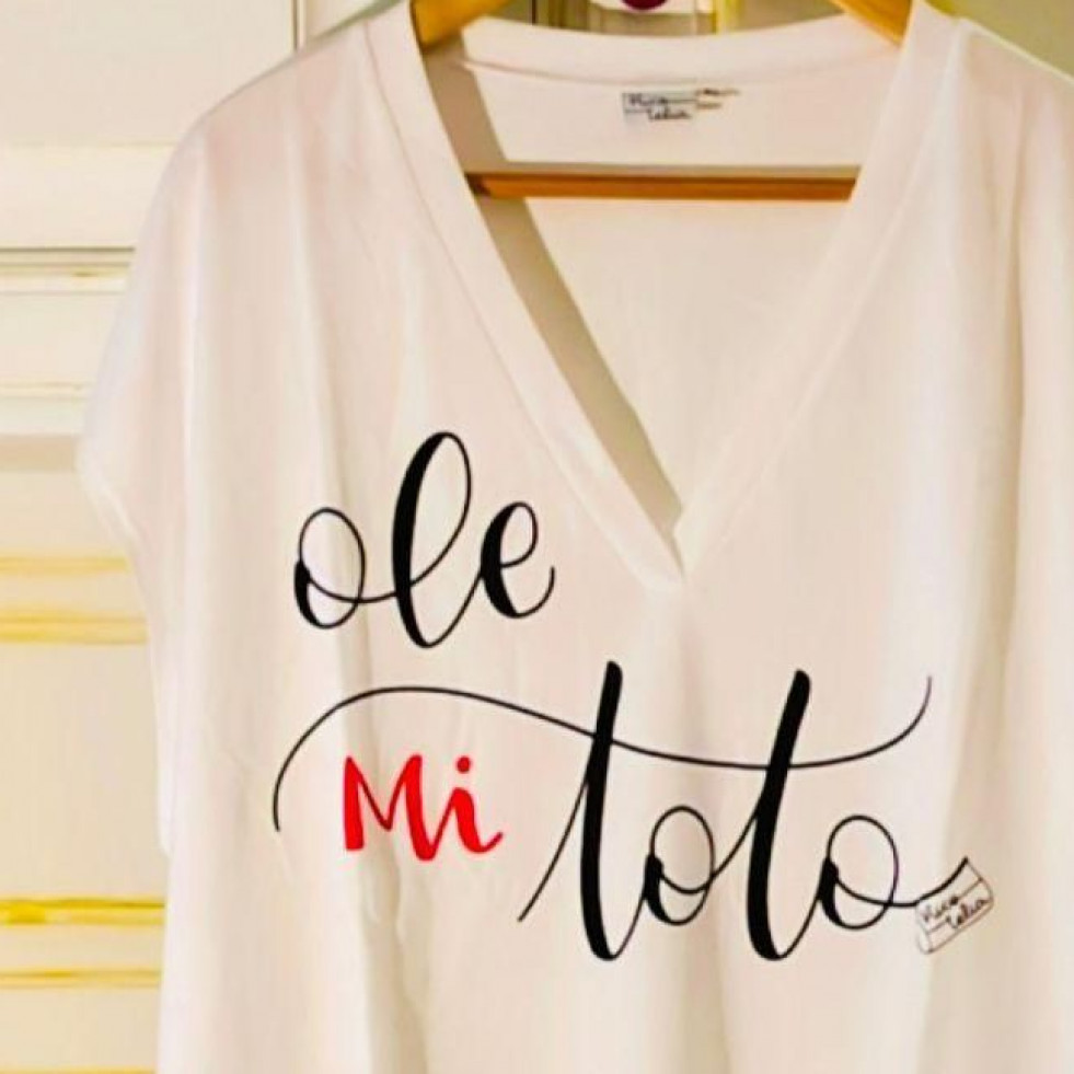 Ricotelia se presenta en sociedad y lanza sus camisetas “Ole mi toto”