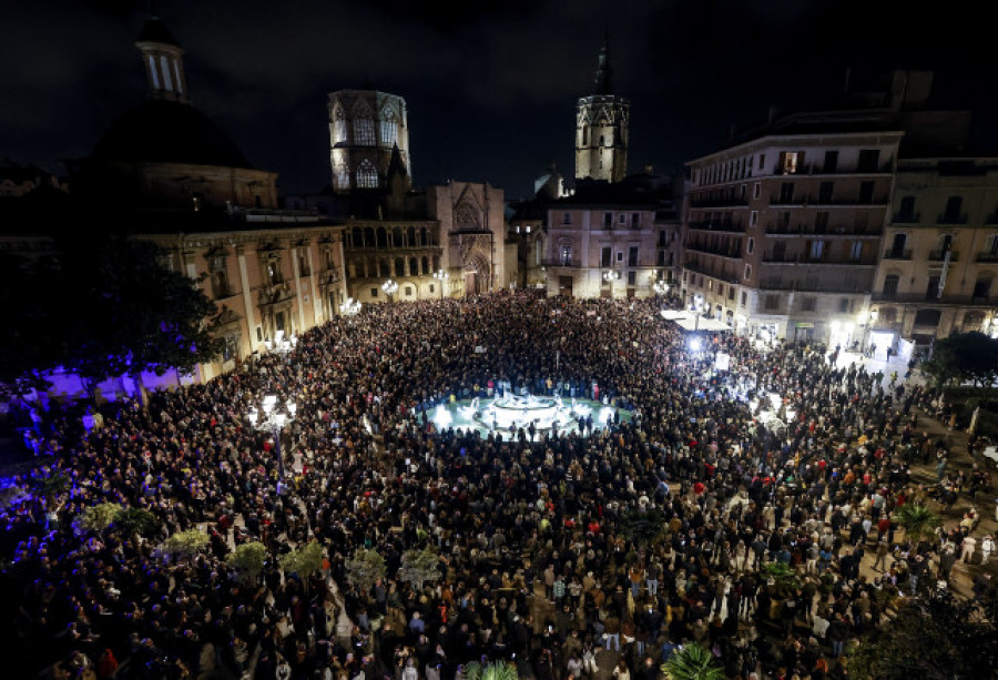 Una protesta exige la dimisión de Mazón un mes después de la DANA