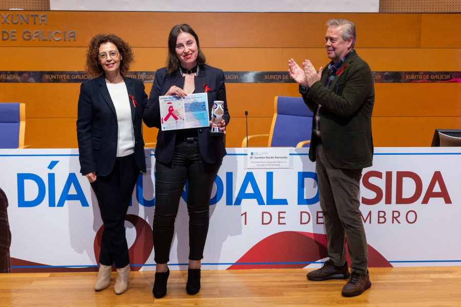 La especialista del CHUF Hortensia Álvarez, premiada por un trabajo sobre antirretrovirales