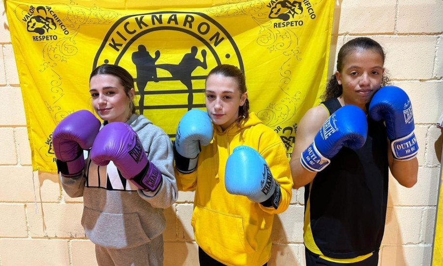 Tres boxeadoras del Kick Narón se lanzan al Nacional con la selección gallega