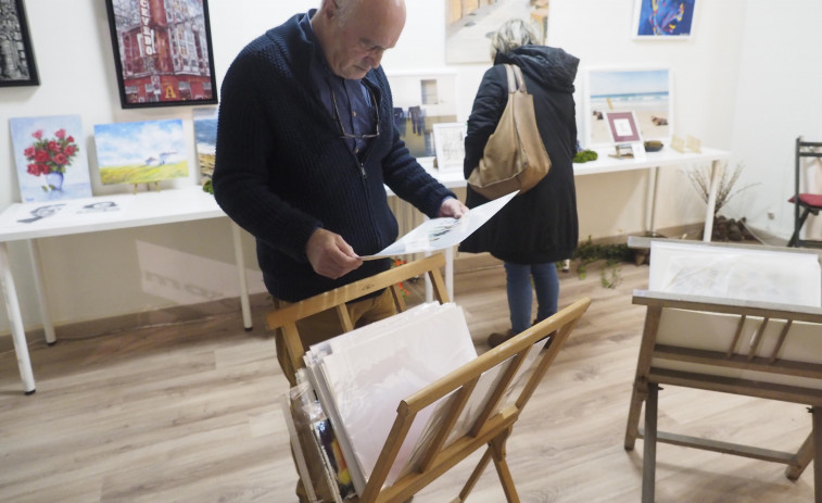 El segundo mercado navideño artístico de Artidea trae a Ferrol desde acuarelas hasta calcetines