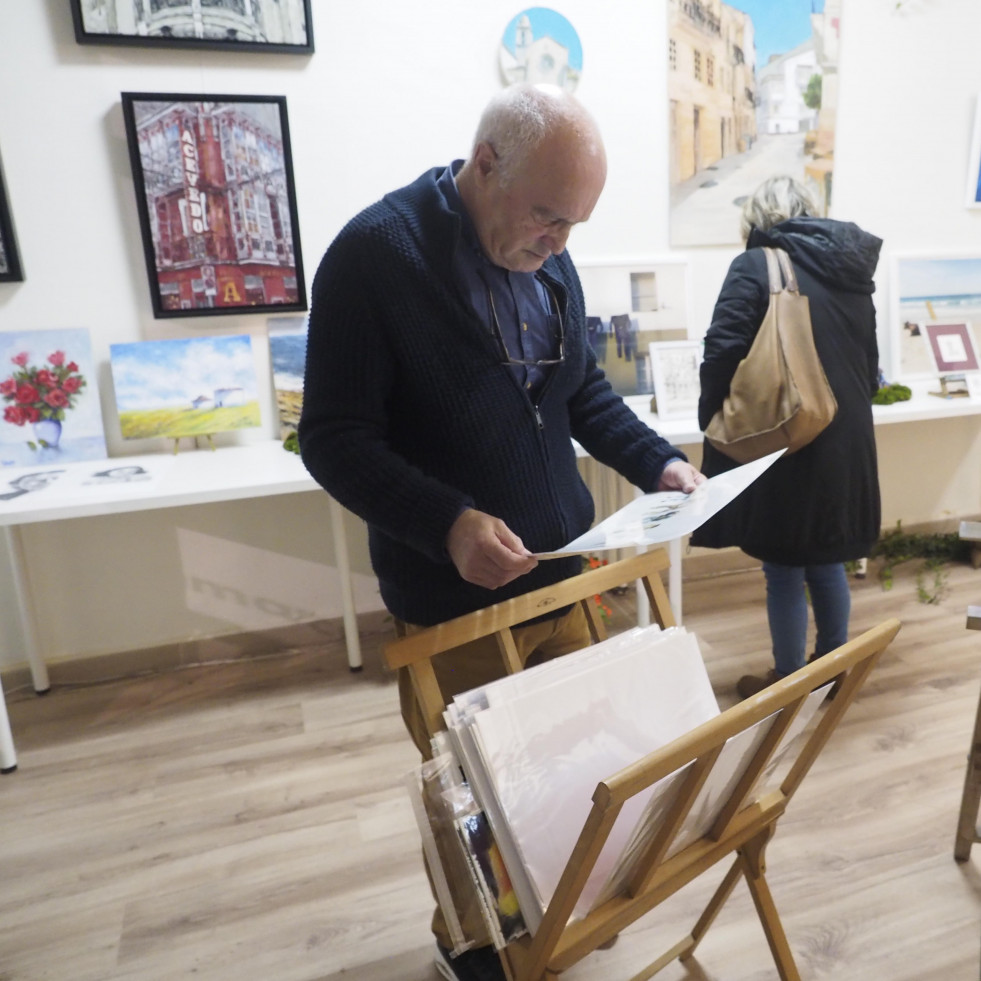 El segundo mercado navideño artístico de Artidea trae a Ferrol desde acuarelas hasta calcetines