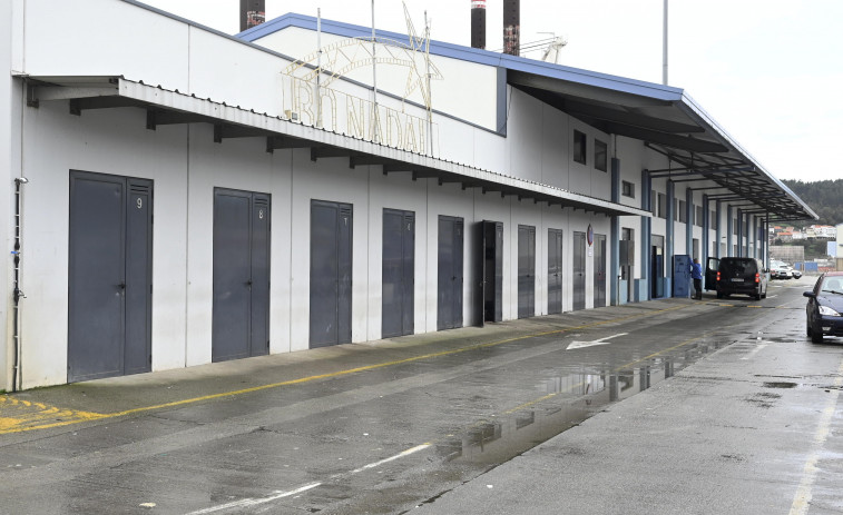 La Cofradía de Ferrol perfila la apertura de un restaurante en la terraza de la lonja de Curuxeiras