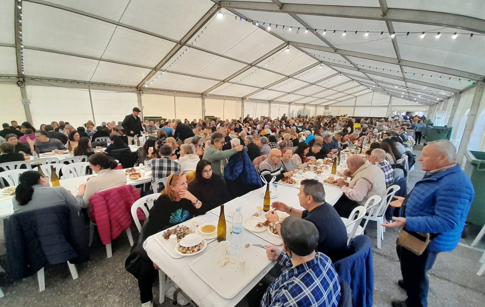 Música, artesanía y, sobre todo, buena gastronomía en la fiesta de O Barqueiro