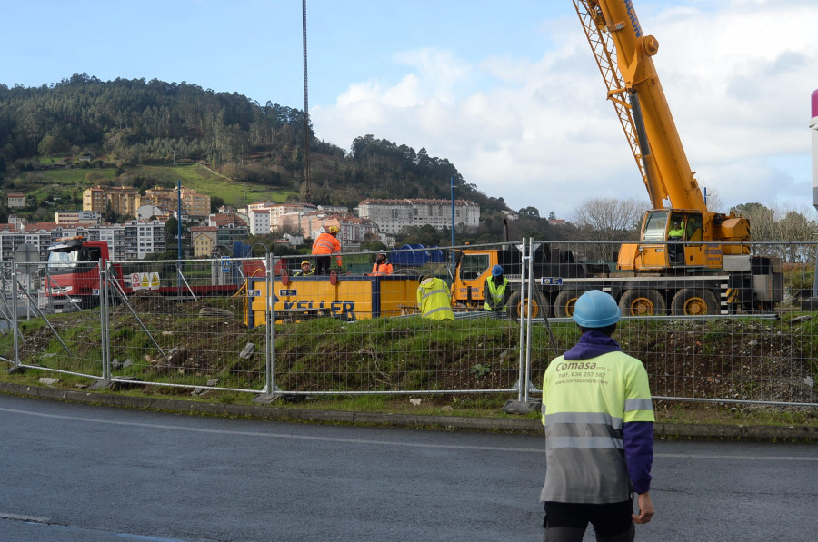 Las obras en el puente de Pontedeume se retoman con esperas de unos cinco minutos