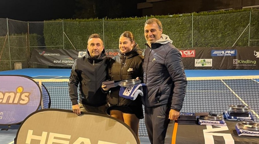 La tenista fenesa Noa Pena, campeona cadete del Máster Gallego