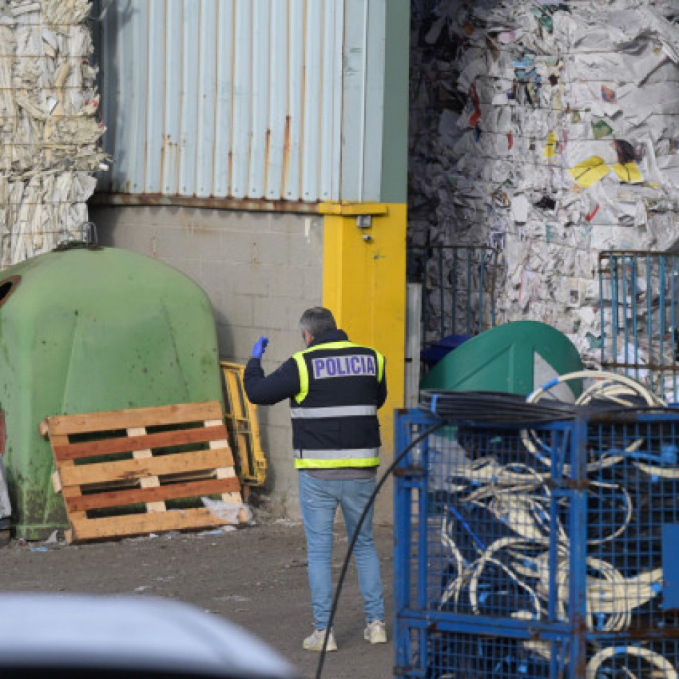 El hombre hallado en un contenedor de papel en A Coruña habría muerto aplastado