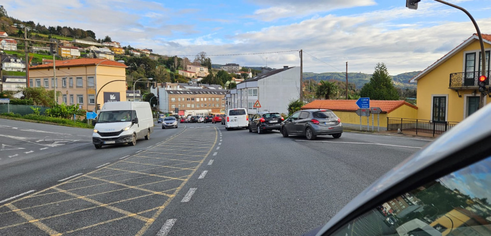 Quejas vecinales por las retenciones en las obras de rehabilitación en el puente de piedra