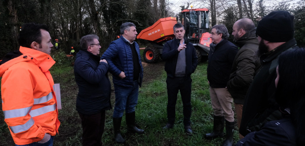 Labores de la Xunta en un tramo con riesgo potencial de inundación del Belelle