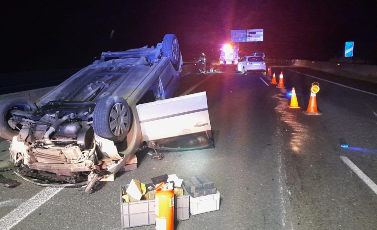 Dos conductores a la fuga en sendos accidentes en Narón y Pontedeume