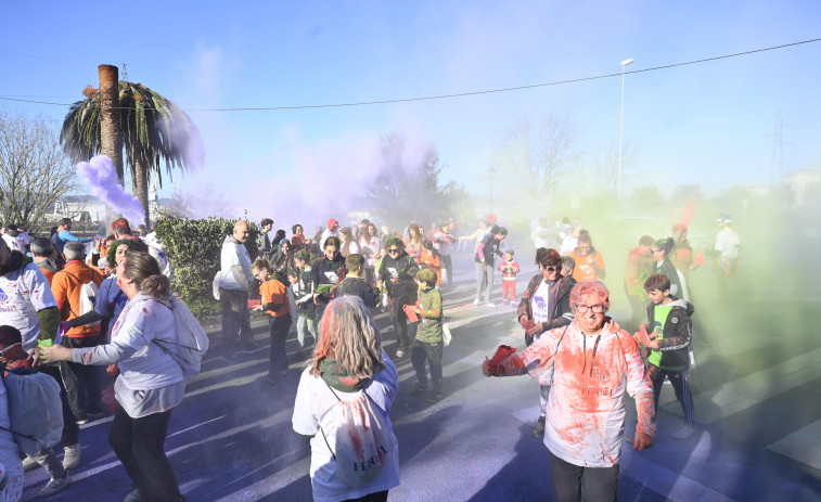 Caranza se tiñe de colores gracias a la caminata navideña de la AVV del barrio