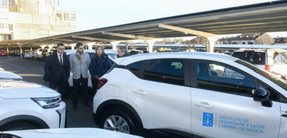 La Xunta entrega 11 nuevos coches híbridos al Instituto de Seguridad y Salud Laboral de Galicia