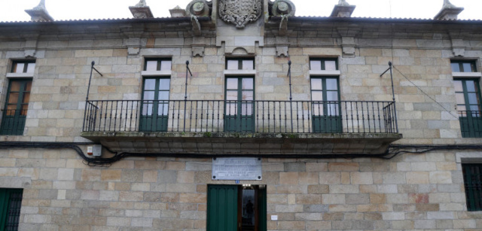 El asilo culmina el traslado de residentes y monjas y pone fin a 85 años de historia en Cambados