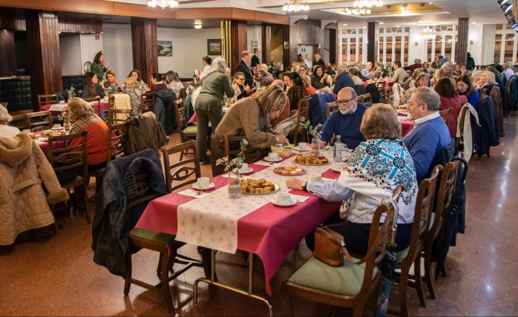 Éxito del café solidario de la hermandad del Santo Entierro recaudando 3.157 euros