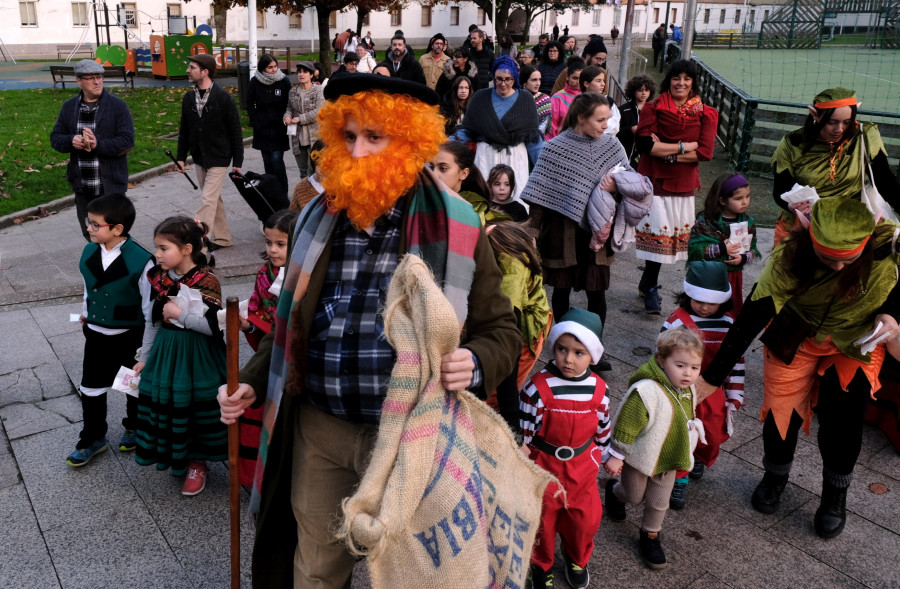 Papá Noel sae pola zona urbana de Ferrol despois do Apalpador