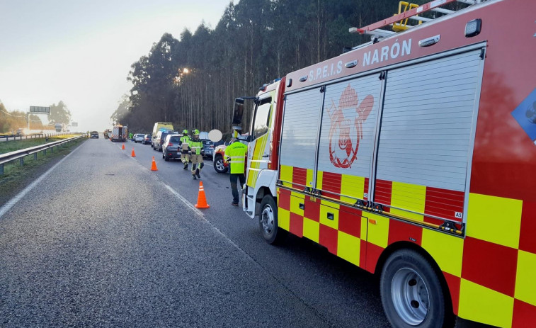 Una colisión en cadena obliga a cortar la circulación en la AG-64