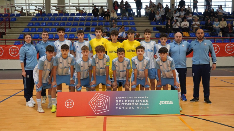 La selección sub 16 de ferrolanos y pontés, apeada en los penaltis por Aragón