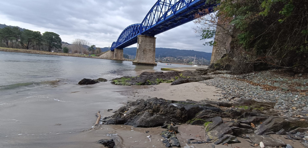 Pontedeume se vuelca este viernes en una limpieza en la playa de Sopazos