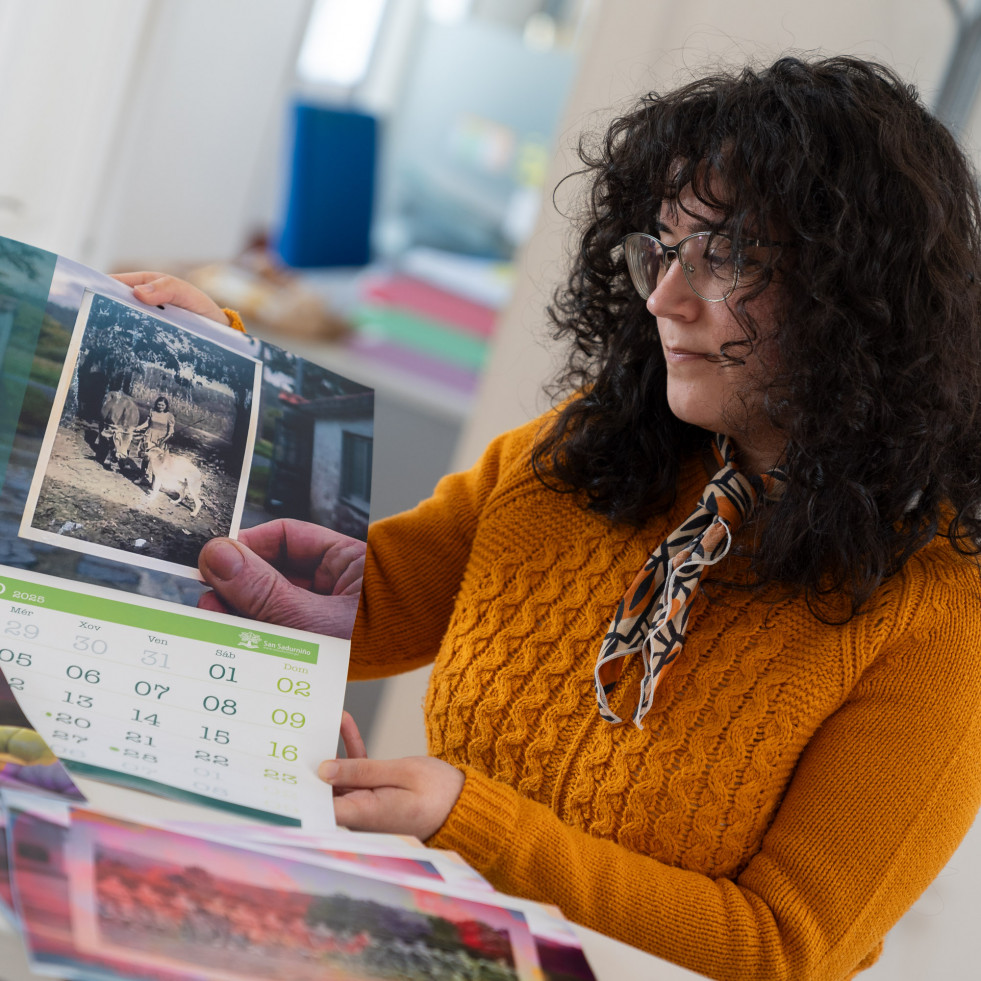 Las historias de las mujeres del rural protagonizan el calendario de San Sadurniño