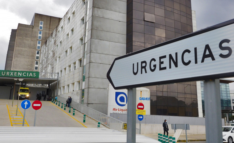 Evacuada al Marcide tras un aparatoso accidente en Freixeiro